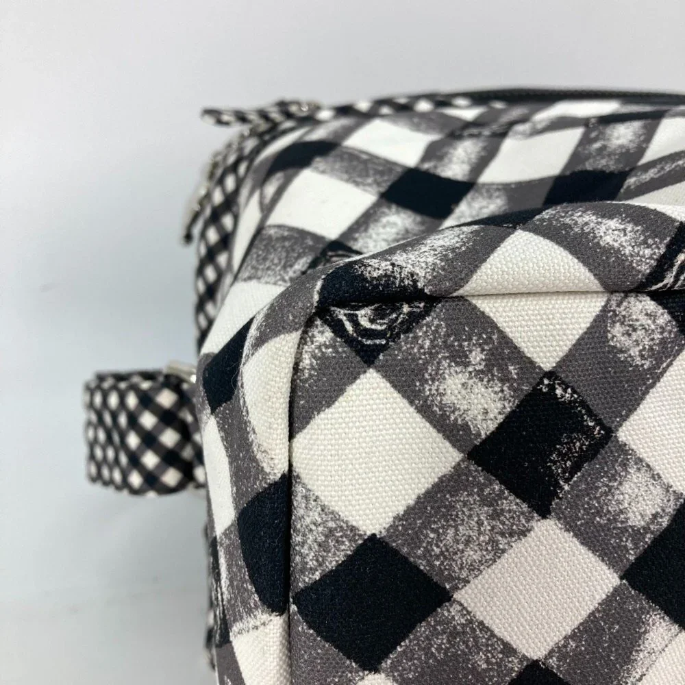CHANEL White Shoulder Bag